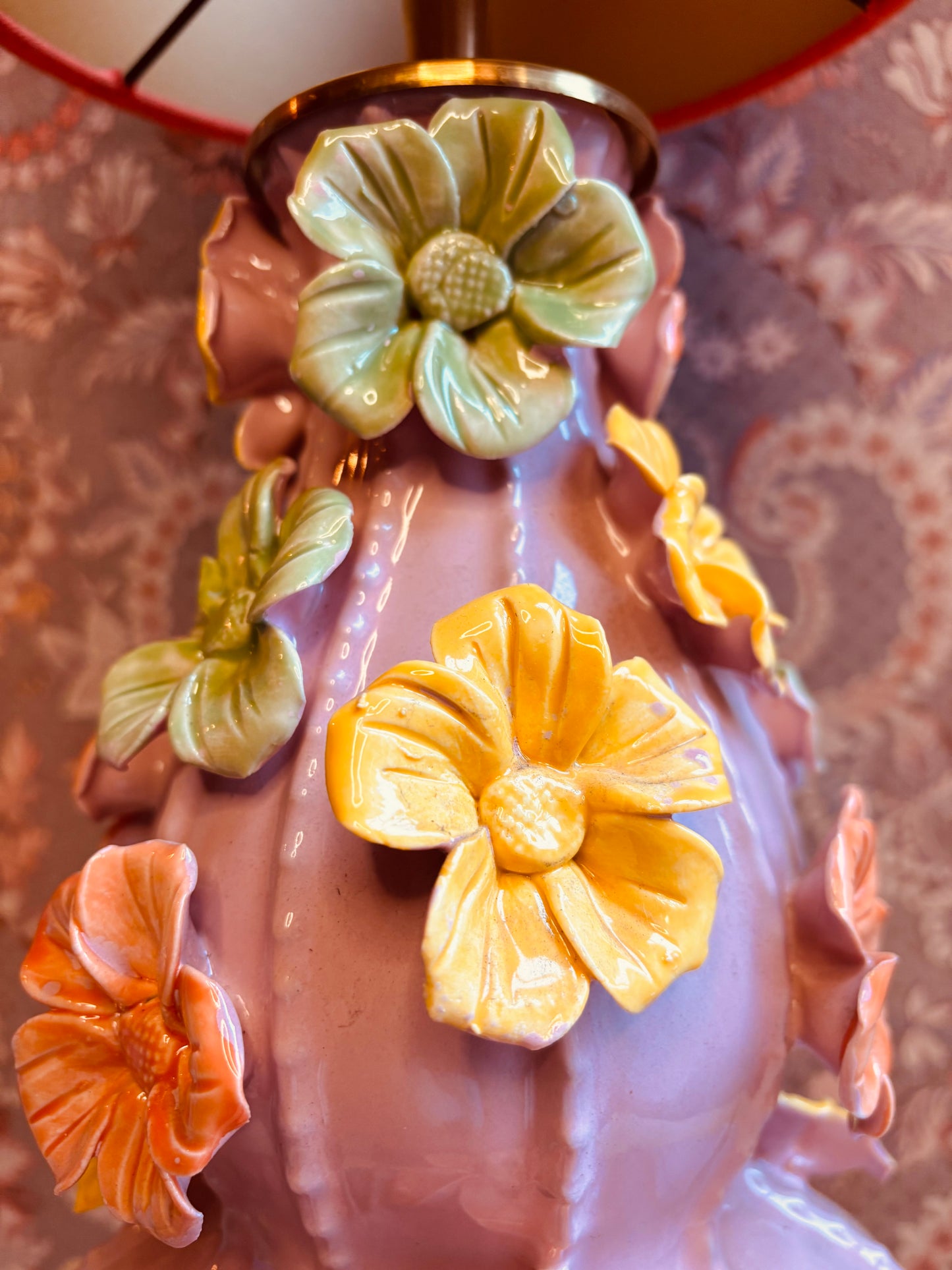 Roze bloemenlampenvoet