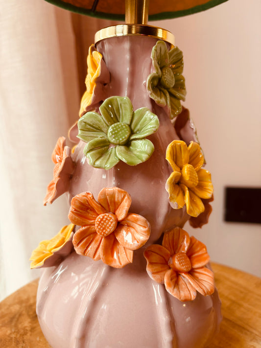 Roze bloemenlampenvoet