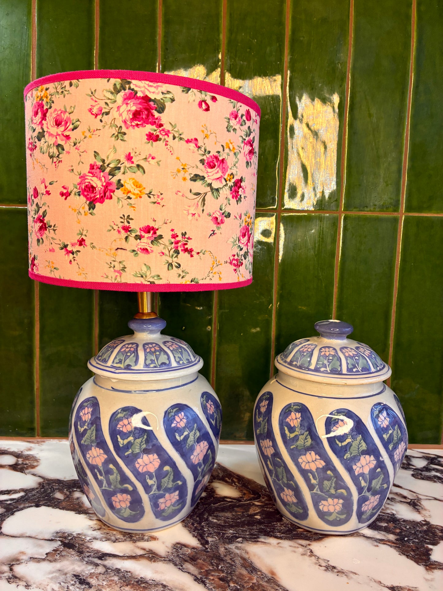 Gemberpotlampenvoet (links)