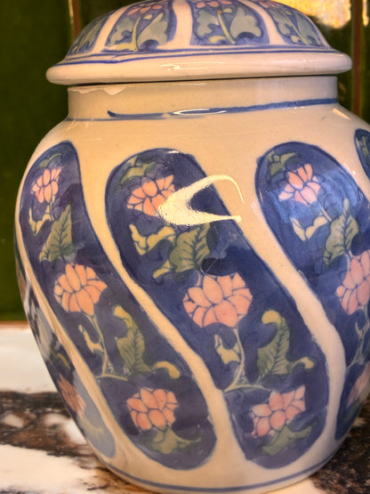 Gemberpotlampenvoet (links)