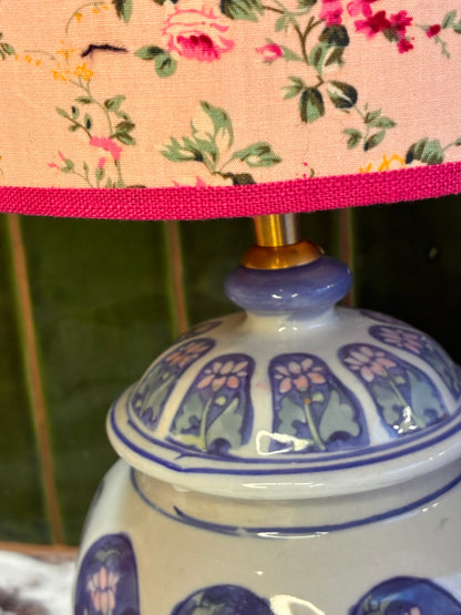 Gemberpotlampenvoet (links)