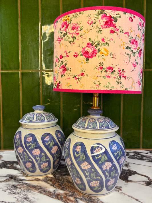 Gemberpotlampenvoet (links)