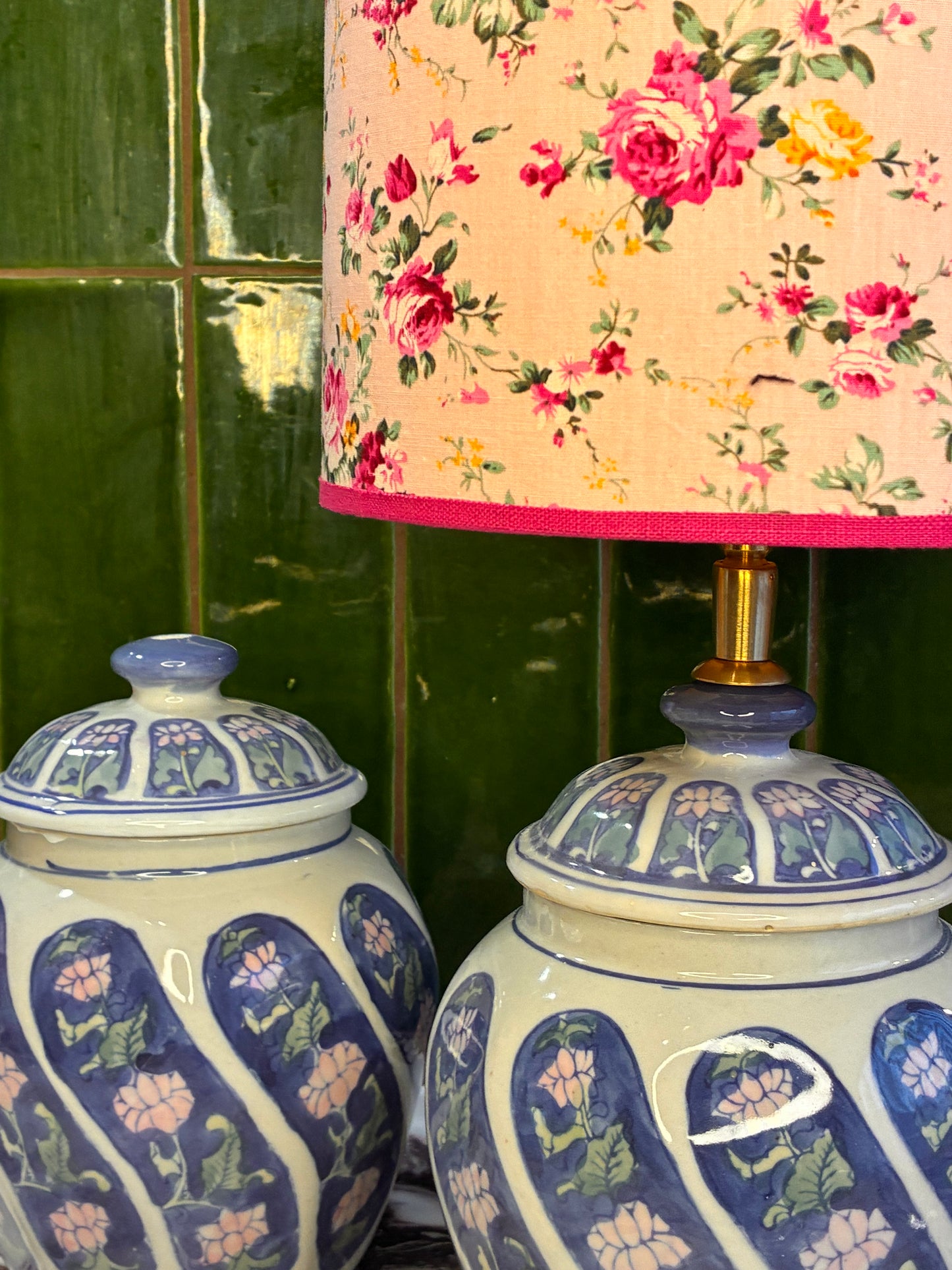 Gemberpotlampenvoet (links)