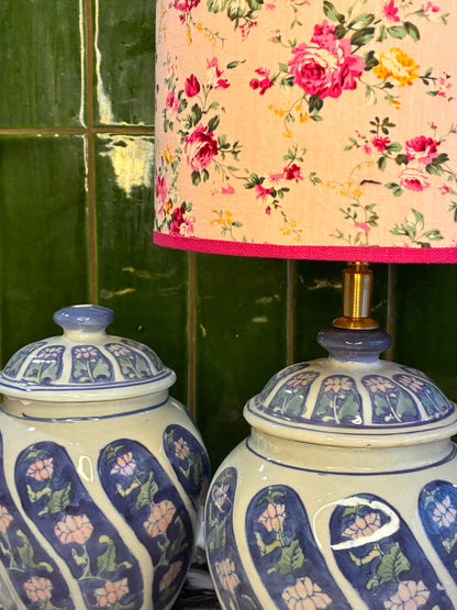 Gemberpotlampenvoet (links)