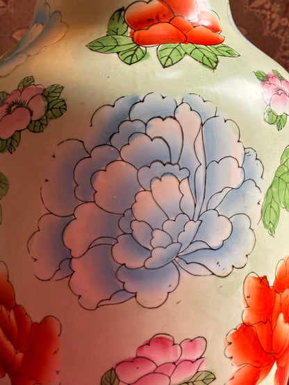 Grote gebloemde lampenvoet