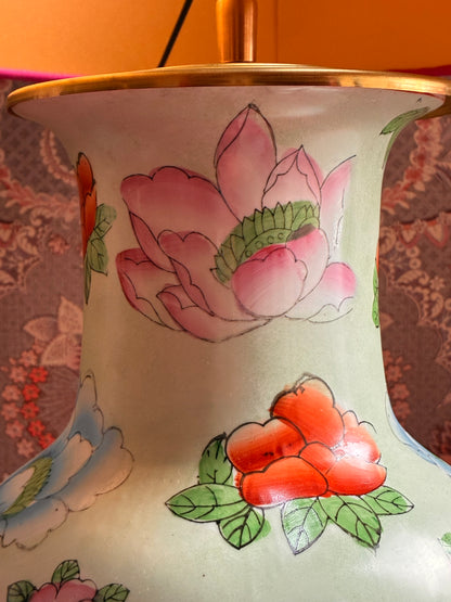 Grote gebloemde lampenvoet