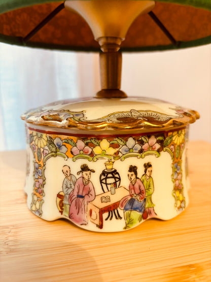 Lampenvoet van porseleinen dekselbakje