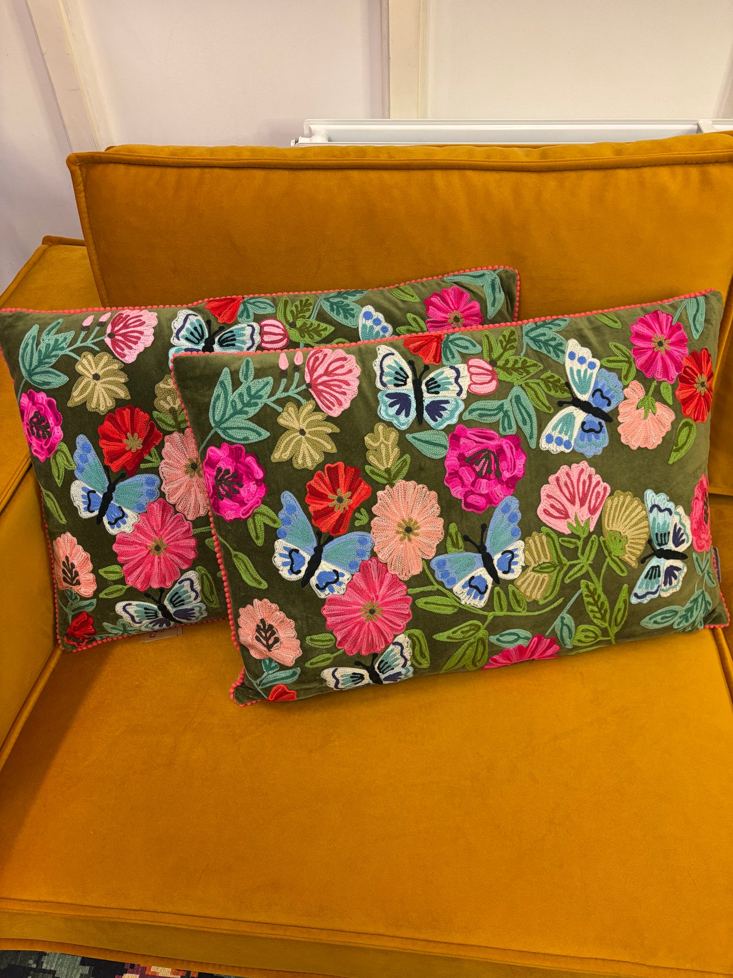 Kussen fluweel bloemen en vlinders