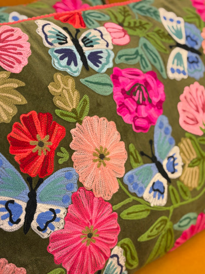 Kussen fluweel bloemen en vlinders