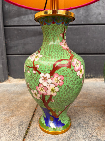 Groene cloissoné-lampenvoet (rechts)