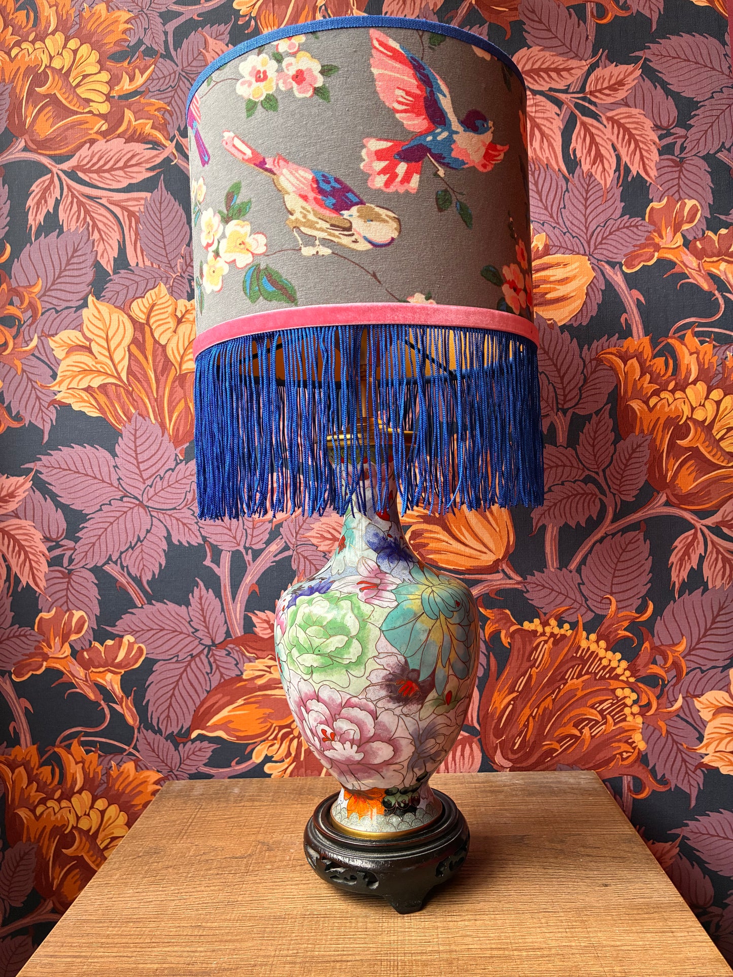 Cloissoné-vaaslampenvoet met bloemen