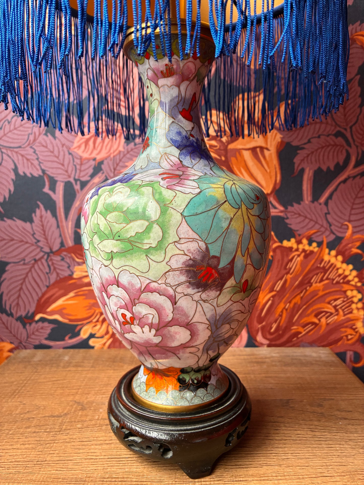 Cloissoné-vaaslampenvoet met bloemen