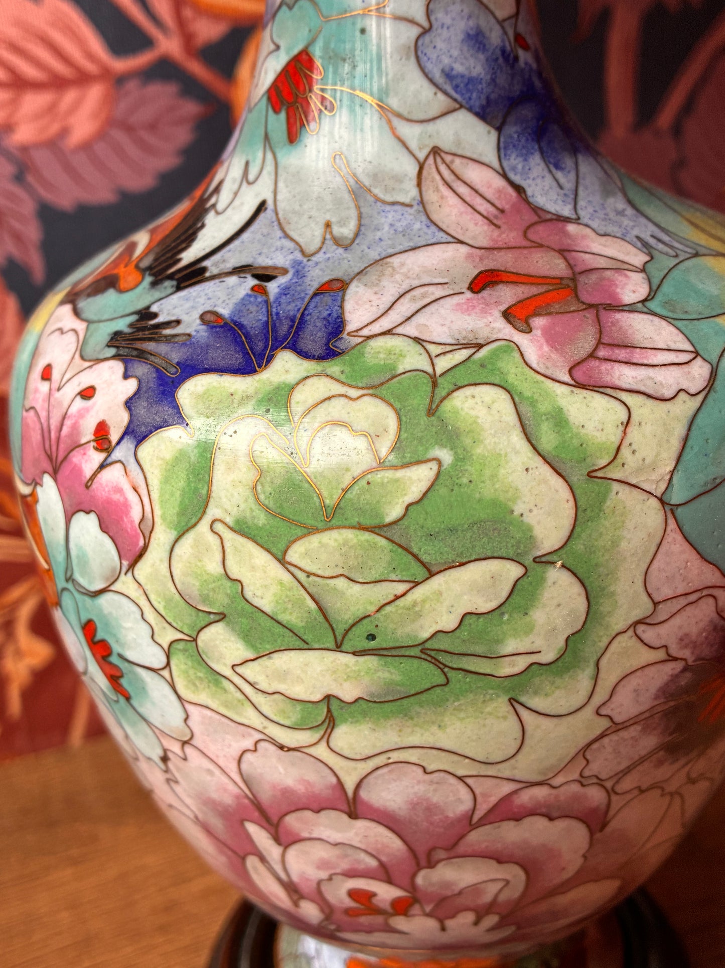 Cloissoné-vaaslampenvoet met bloemen