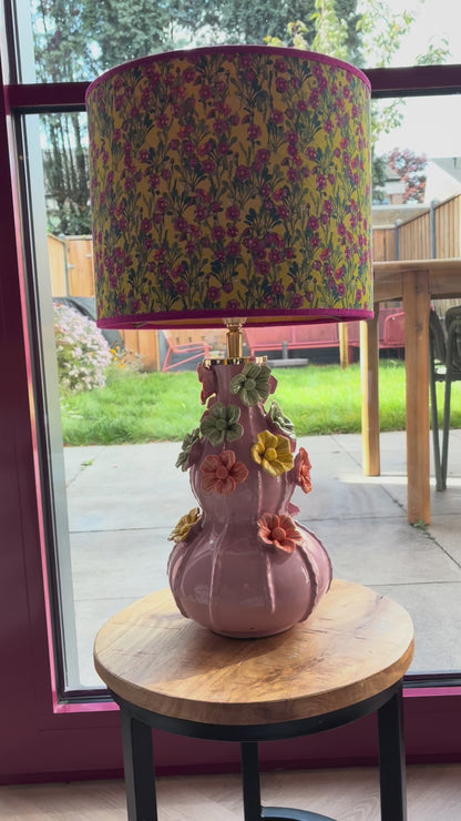 Roze bloemenlampenvoet