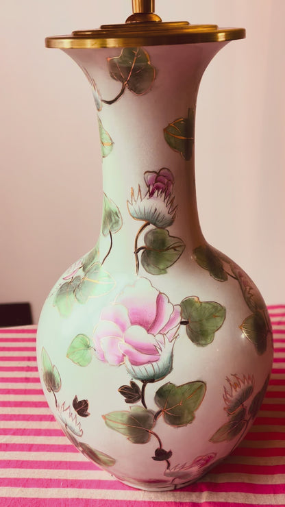 Grote lichtblauwe lampenvoet (rechts)