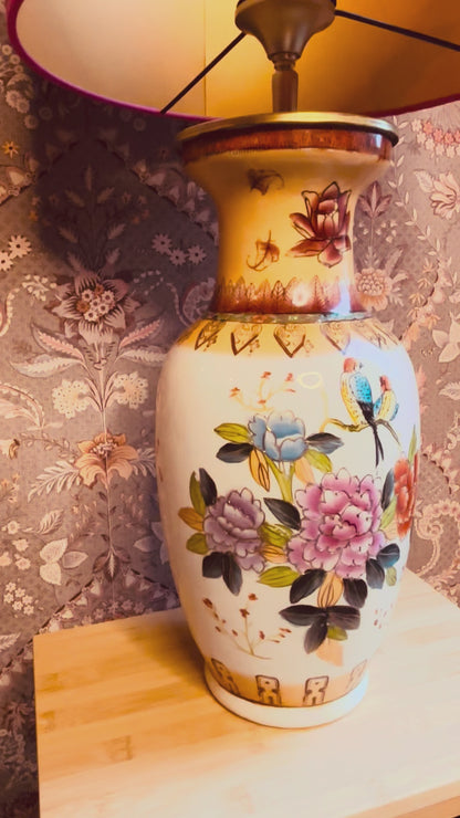 Grote lampenvoet met bloemen en vogels