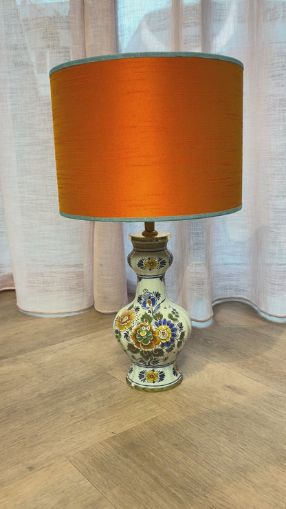 Delftsblauwe lampenvoet met kleuren