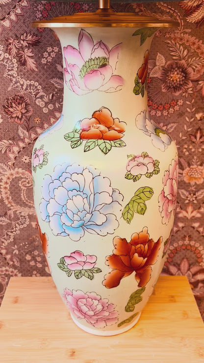 Grote gebloemde lampenvoet