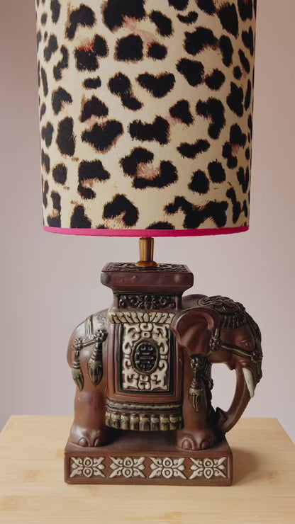 Bruine olifantenlampenvoet